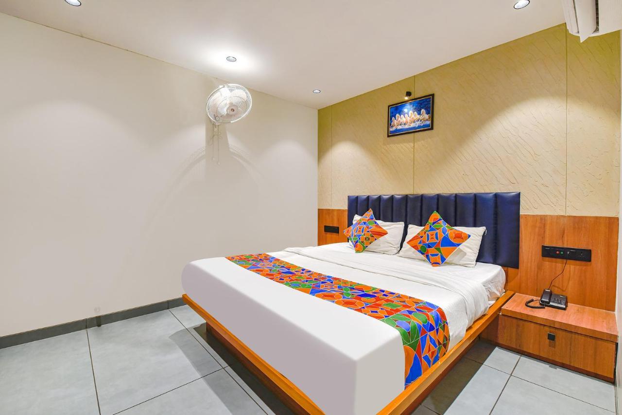 Fabhotel Udhna Inn, Near Udhna Junction Surat Luaran gambar
